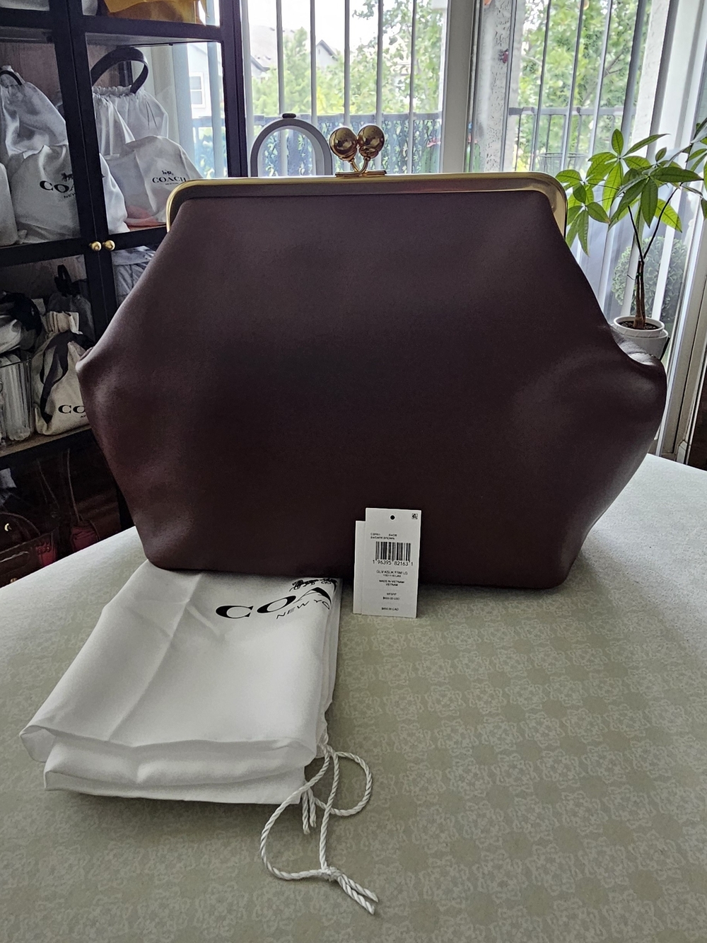 NWT - Coach Large Kisslock Tote in Maple with Gold Hardware
